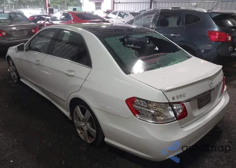 2010 Mercedes-Benz E 350 4Matic из США, поврежденный, VIN WDDHF8HB9AA084052